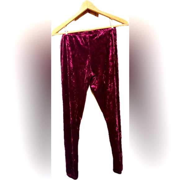 Full Tilt Burgundy velvet leggings Juniors size Large NWT - Picture 2 of 4